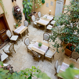 hotel kolegiacki restauracja